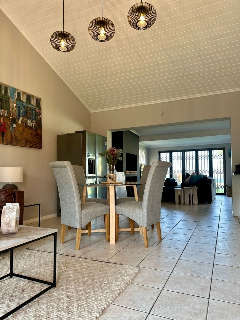 4 Bedroom Property for Sale in Sandbaai Western Cape